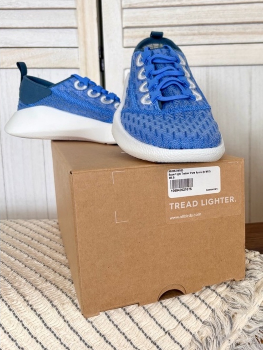All birds Women’s Super-light Trainer in Pure Azure. Size 6.5. Machine washable.